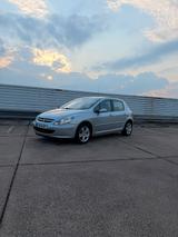 Peugeot 307 2.0 Benzin - Peugeot 307 Gebrauchtwagen in Köln