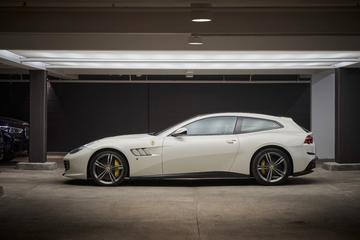 صورة 2 لـ 2016 Ferrari GTC4LUSSO