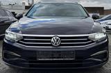 Volkswagen PASSAT VARIANT NAVI-AUTOMATIK-PDC-SHZ-TEMPOM - mit Diesel-Antrieb: Berganfahrassistent, mit Klimaautomatik