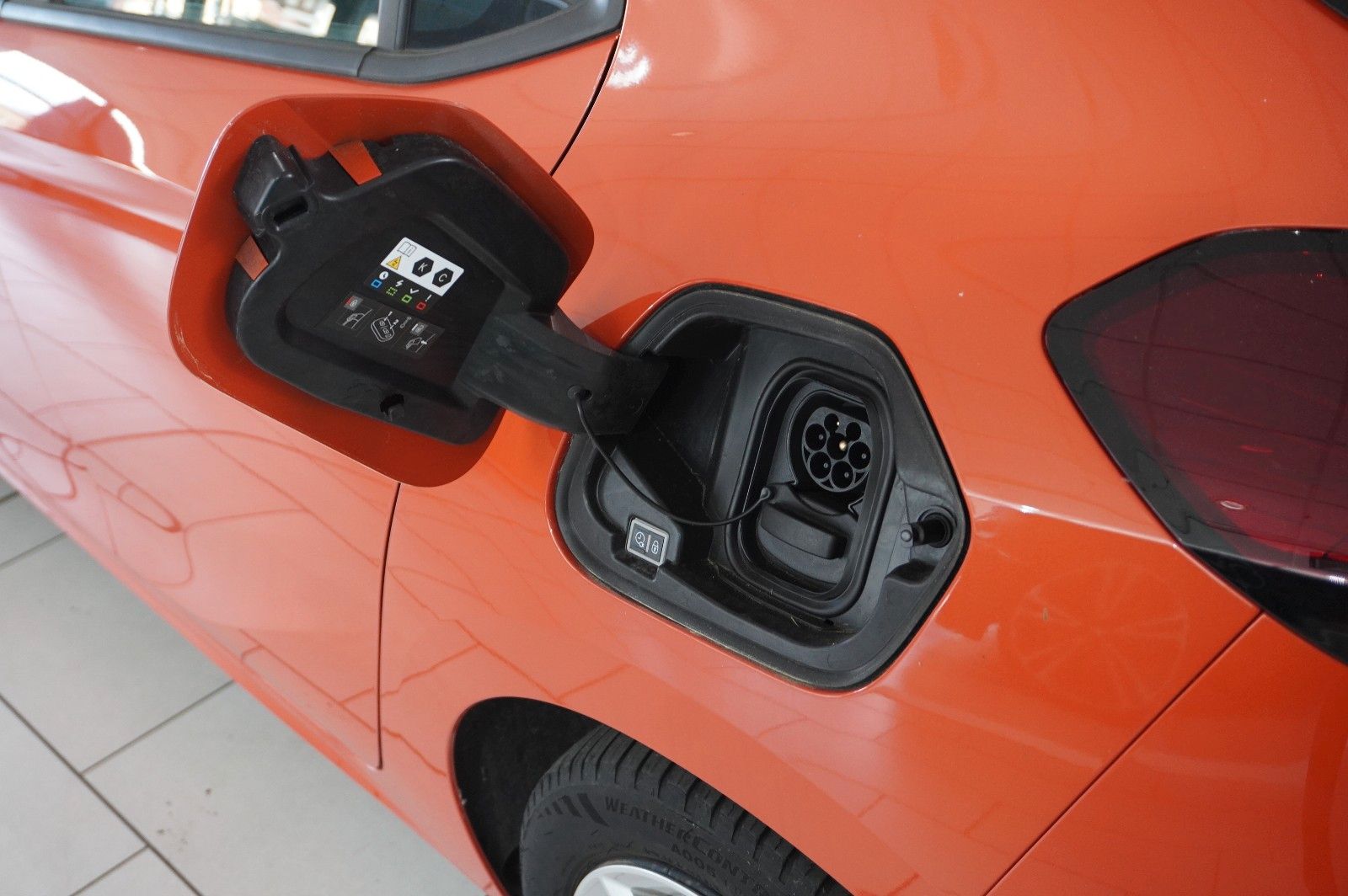 Fahrzeugabbildung Opel Corsa-e F EDITION 7KW NAVI/VIRT/TEMP/DAB/WÄRMEP.