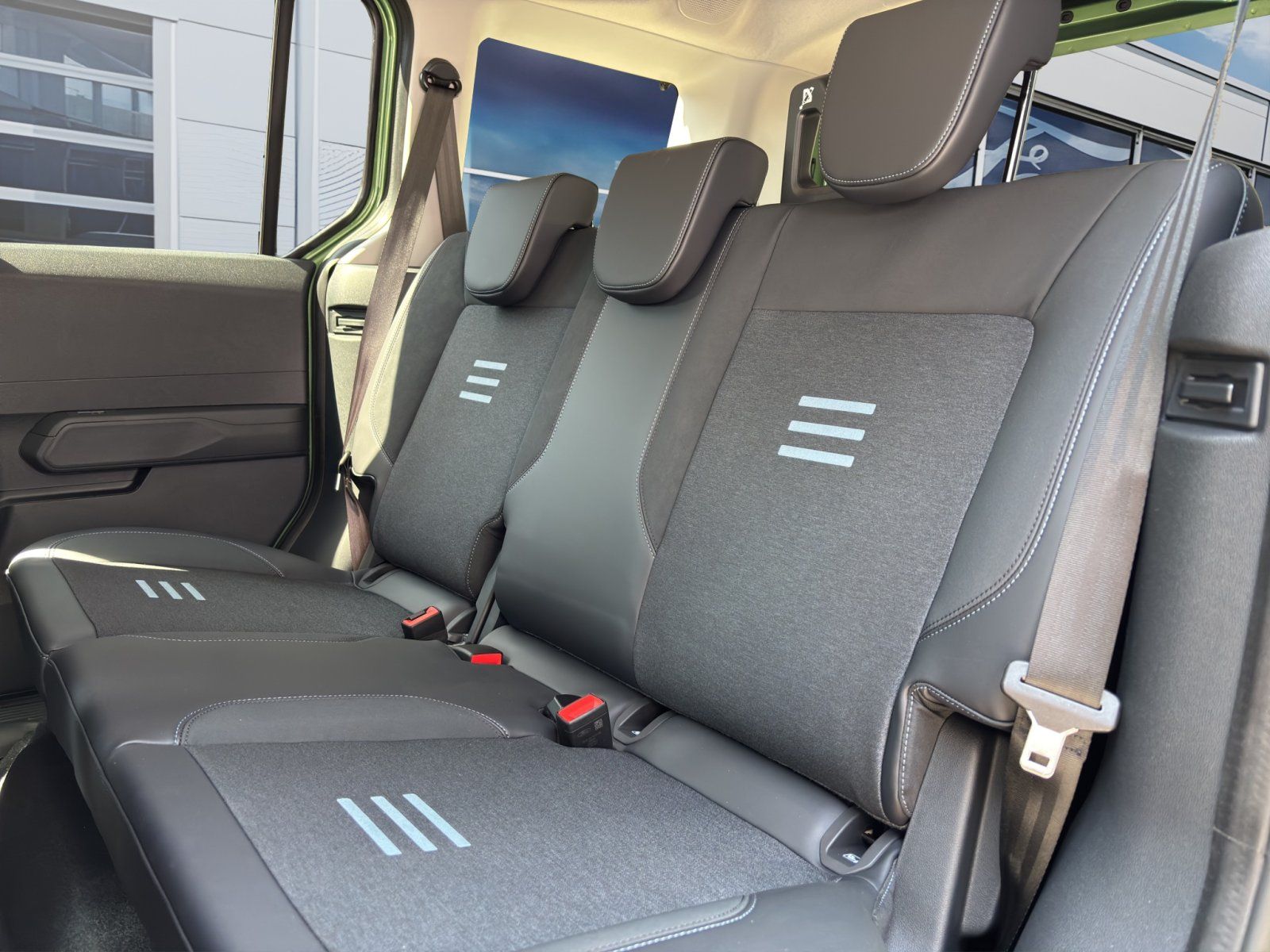 Fahrzeugabbildung Ford Tourneo Courier eMotor BEV Active