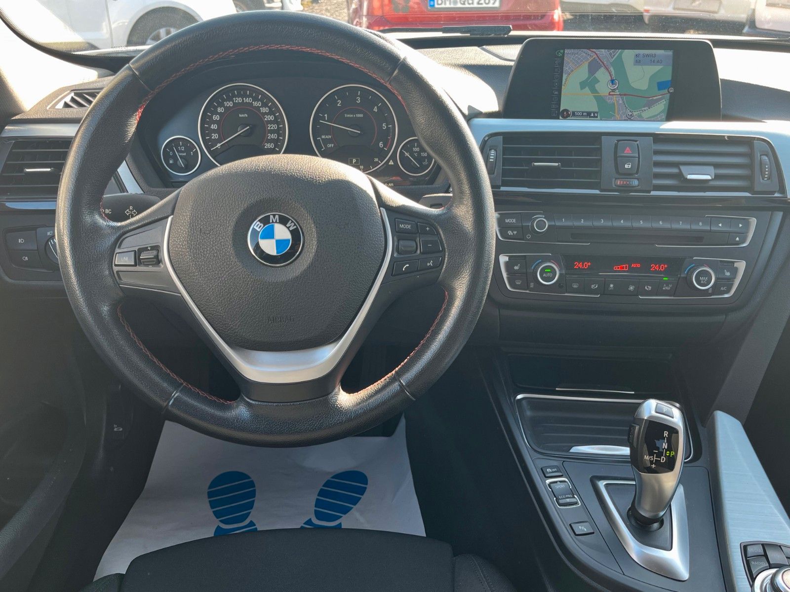 Fahrzeugabbildung BMW 320d Limo Aut. SPORT LINE Navi Xenon SPORTSITZE