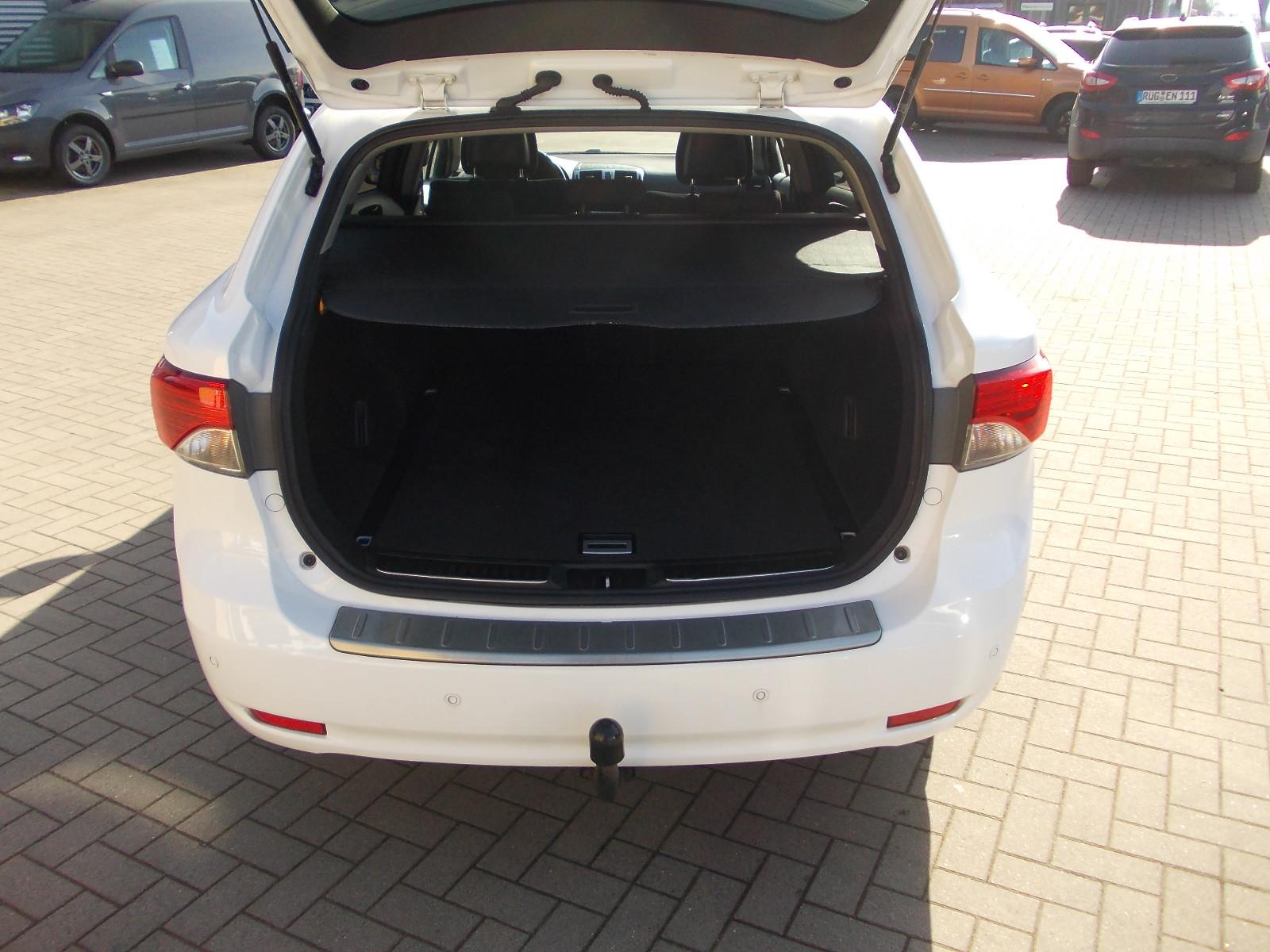 Toyota Avensis Kombi Edition Klimaaut. Alu WR AHK