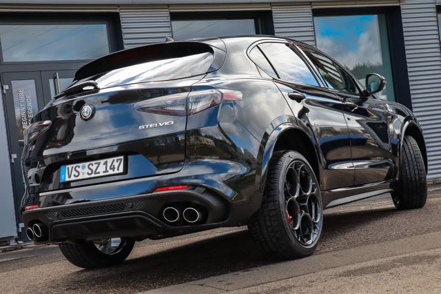Fahrzeugabbildung Alfa Romeo Stelvio QV 2.9 V6  Q4 510 PS Assisp 21 Zoll
