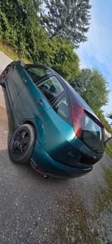 Ford Focus 1.6 - - Ford Focus aus 2001: 1.6