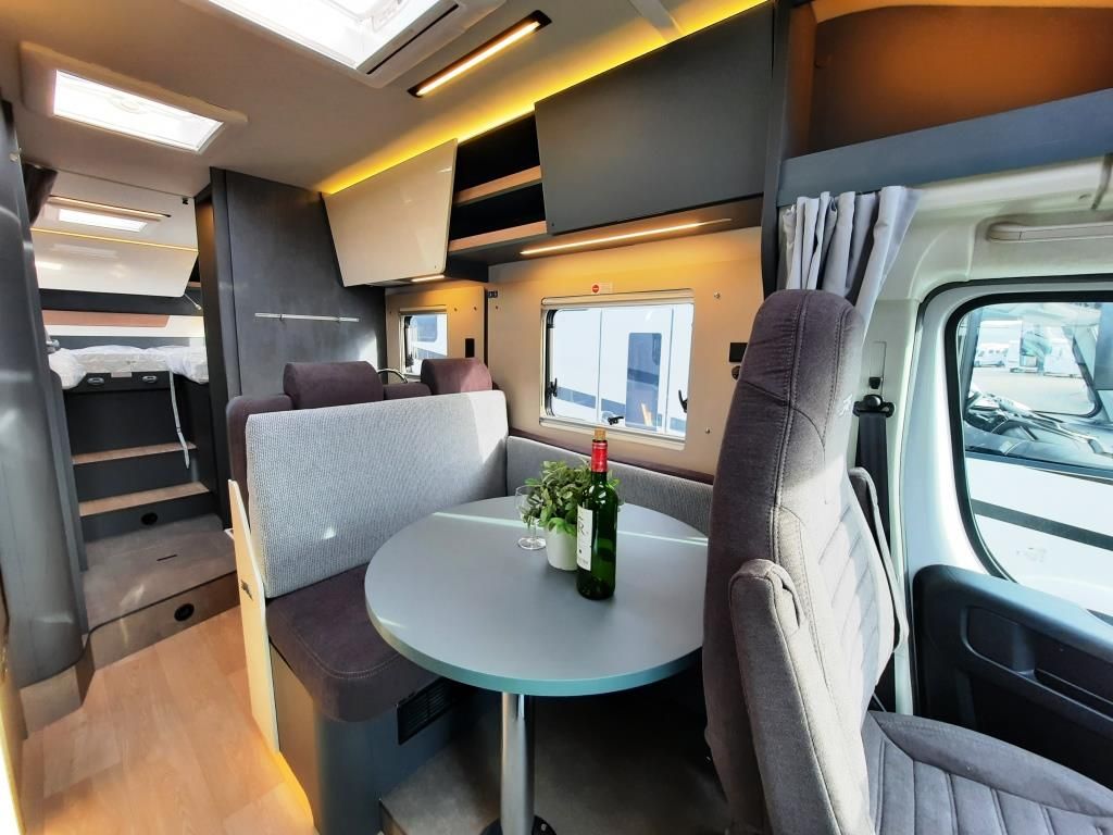 Fahrzeugabbildung Laika Kosmo L 409 Verfüg./Sparen Sie 16.592,- €