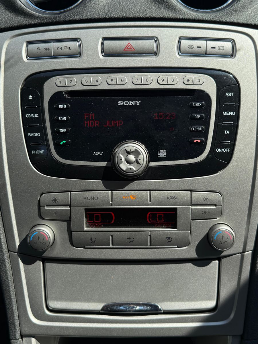 Fahrzeugabbildung Ford Mondeo 1.6 Ti-VCT Trend SHZ+PDC+MFL+SONY+KLIMA+
