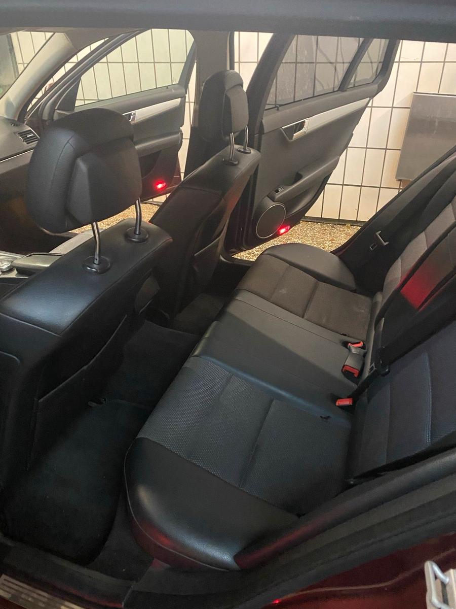 Mercedes-Benz C200 2009 — photo 10