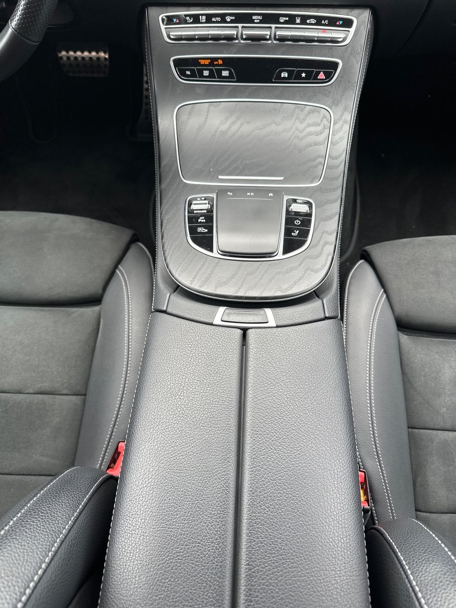 Fahrzeugabbildung Mercedes-Benz E 300de T AMG Line NAV+LED+ACC+KAMERA+HUD+AHK+PP