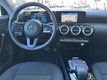 Mercedes CLA 180 Shooting Brake - 12