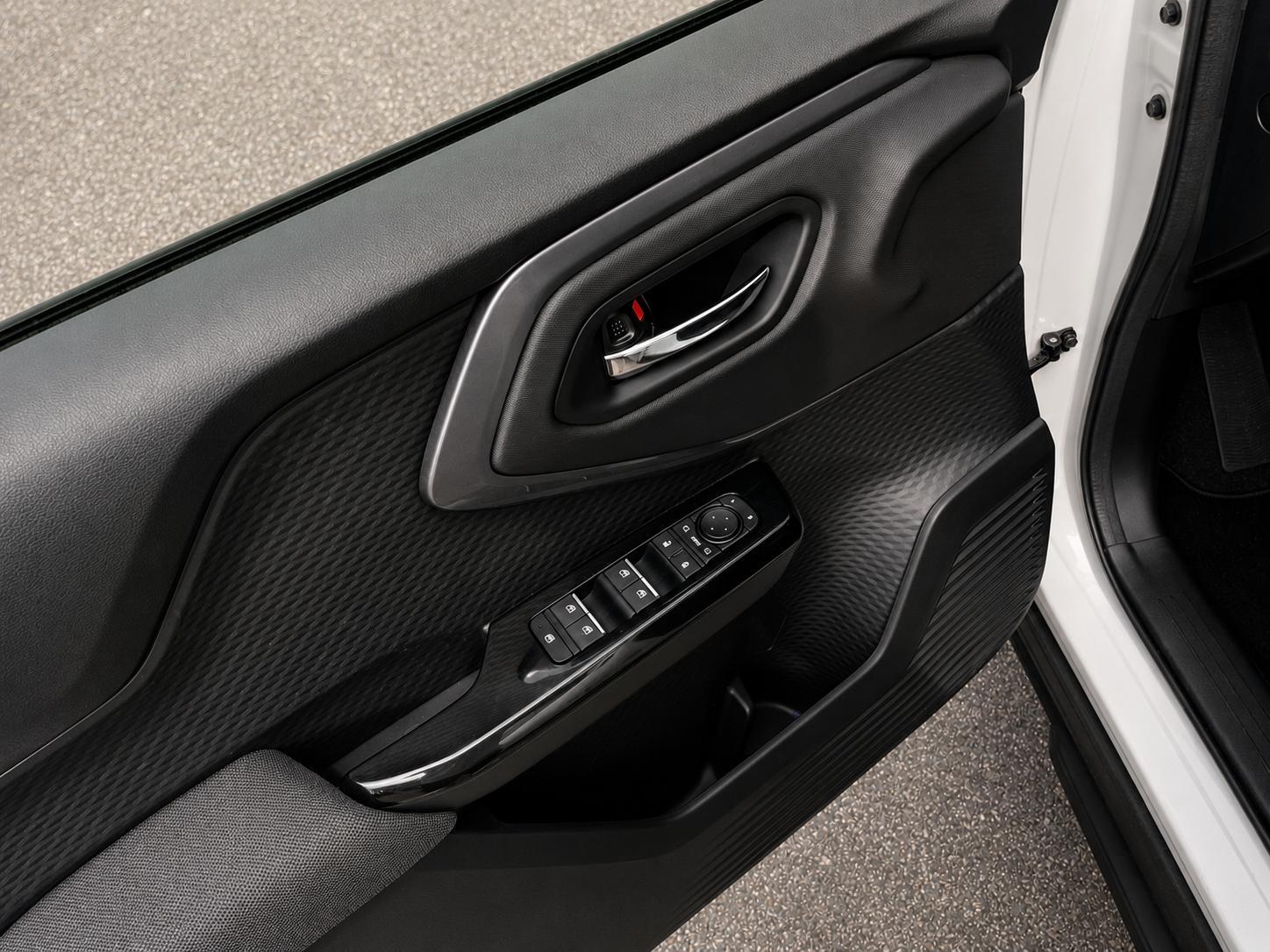 Suzuki e Vitara Club eAxle  106 kW (144 PS) 49 kWh-B...