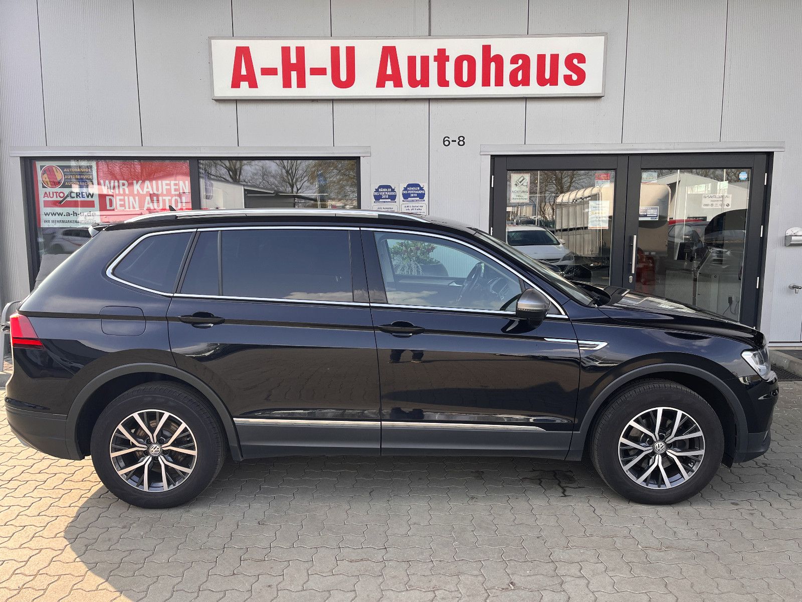 Fahrzeugabbildung Volkswagen Tiguan Allspace Comfortline 2.0 TDI DSG 7-Sitzer