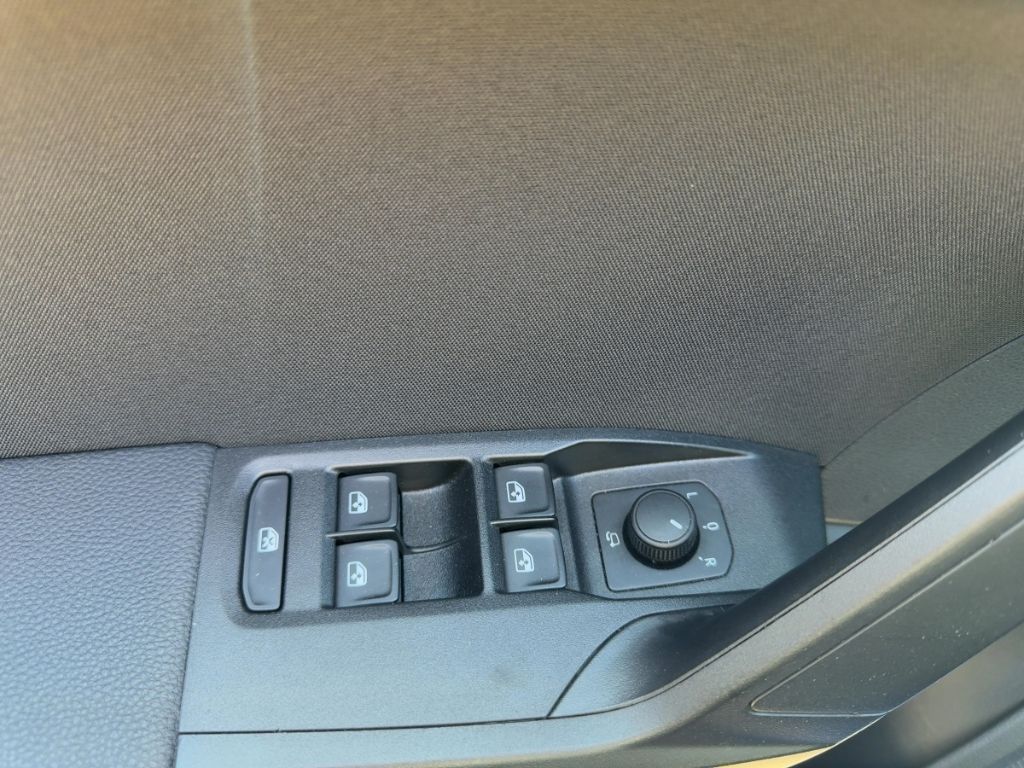 Fahrzeugabbildung SEAT Arona FR, Allwetter, RFK