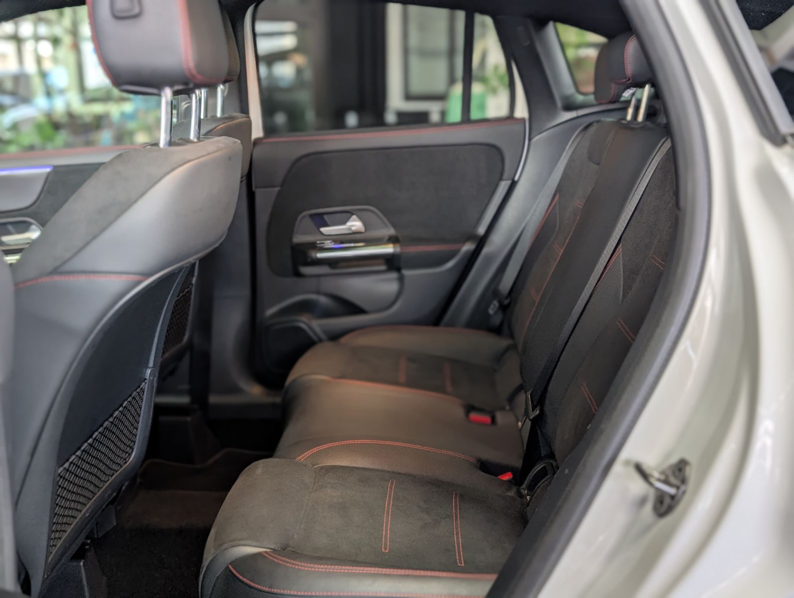 Fahrzeugabbildung Mercedes-Benz GLA 200 d AMG NIGHT PANO ALCANTARA MULTIBEAM 19"