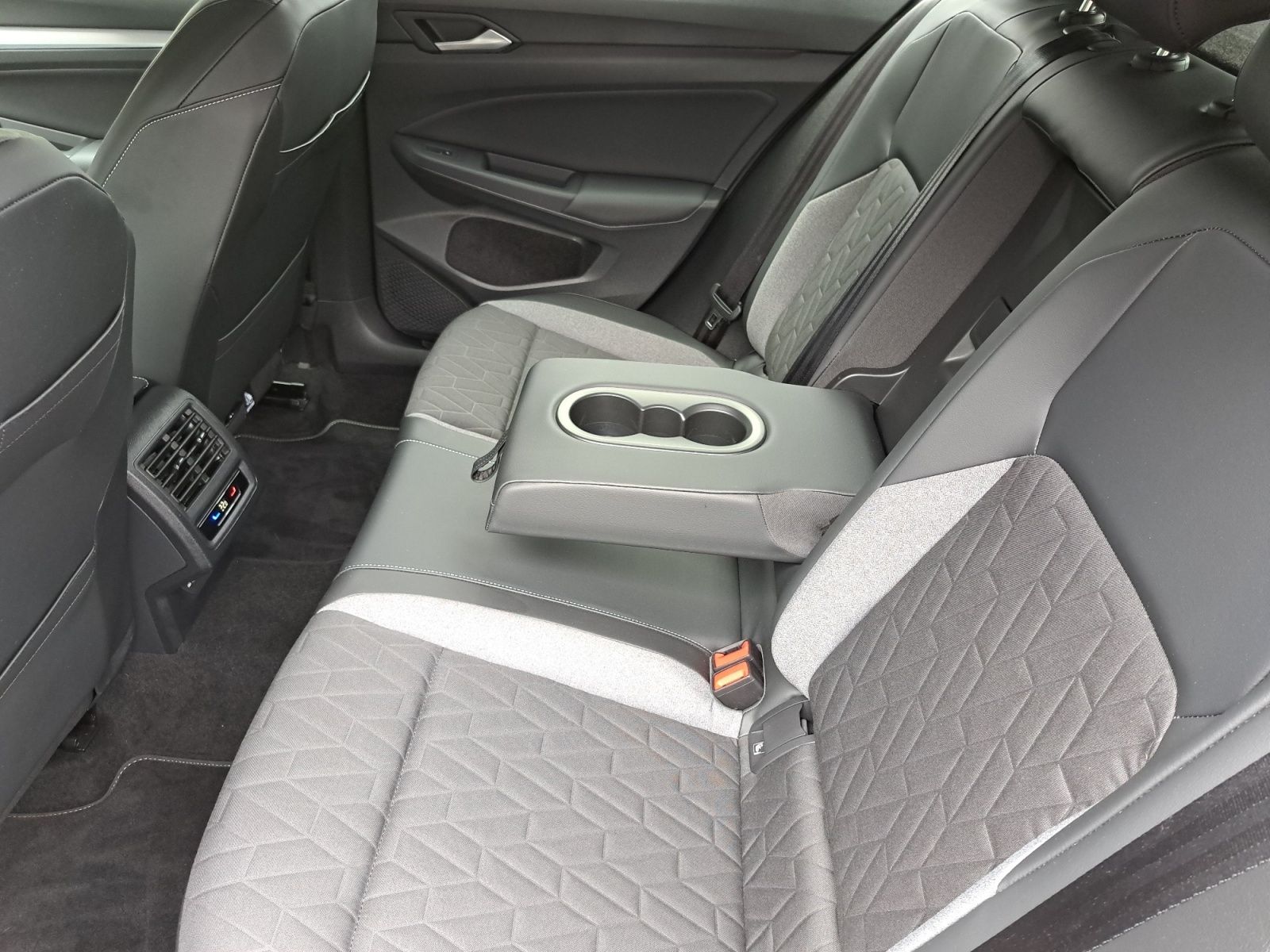 Volkswagen Golf - Bild 15