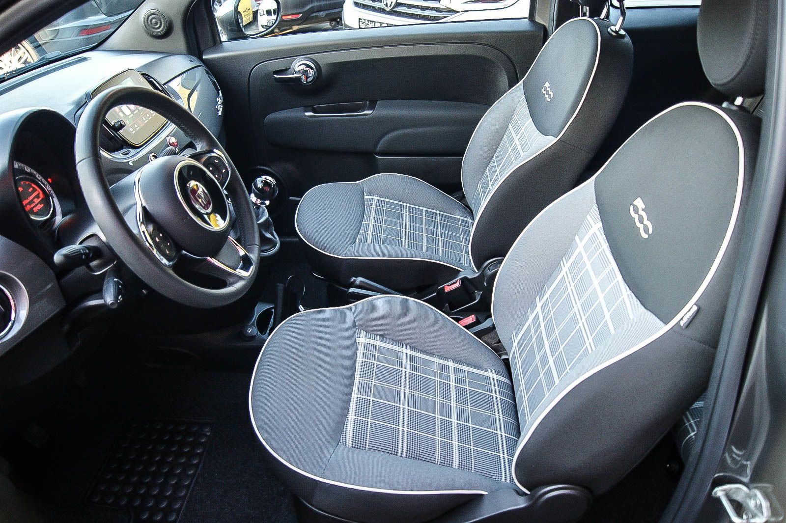 Fahrzeugabbildung Fiat 500 C 1.0 GSE N3 Hybrid Lounge CARPLAY E-VERDECK