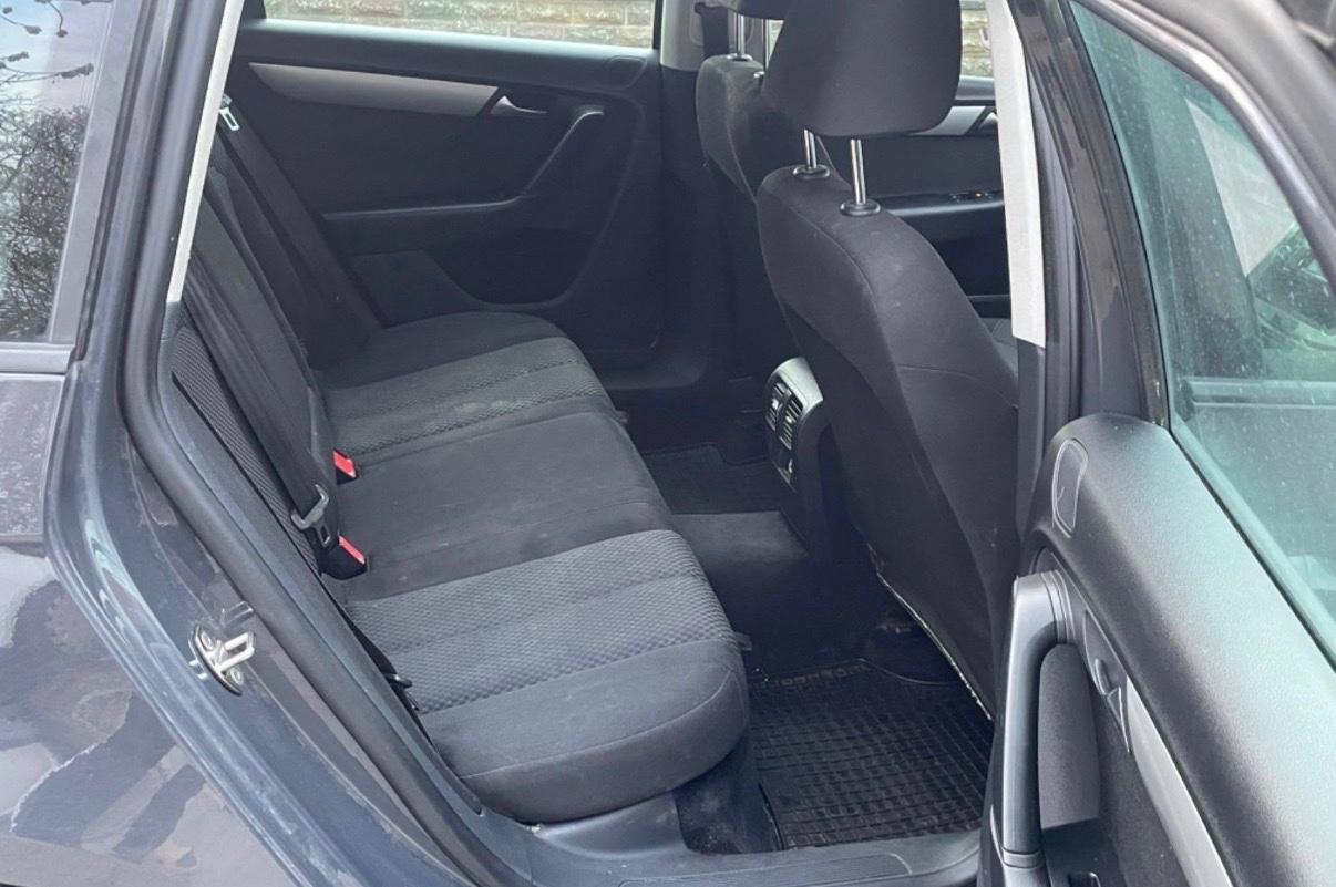 Volkswagen Passat 2011 — photo 7