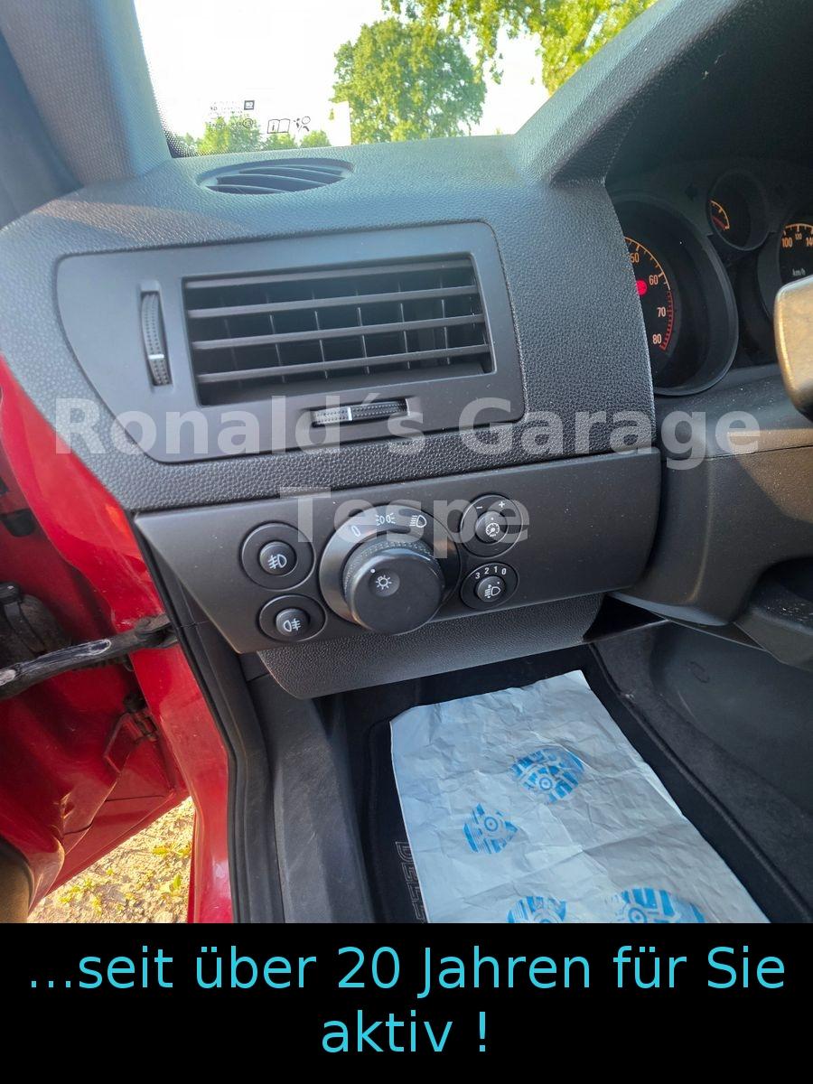 Opel Astra 2009 — photo 17
