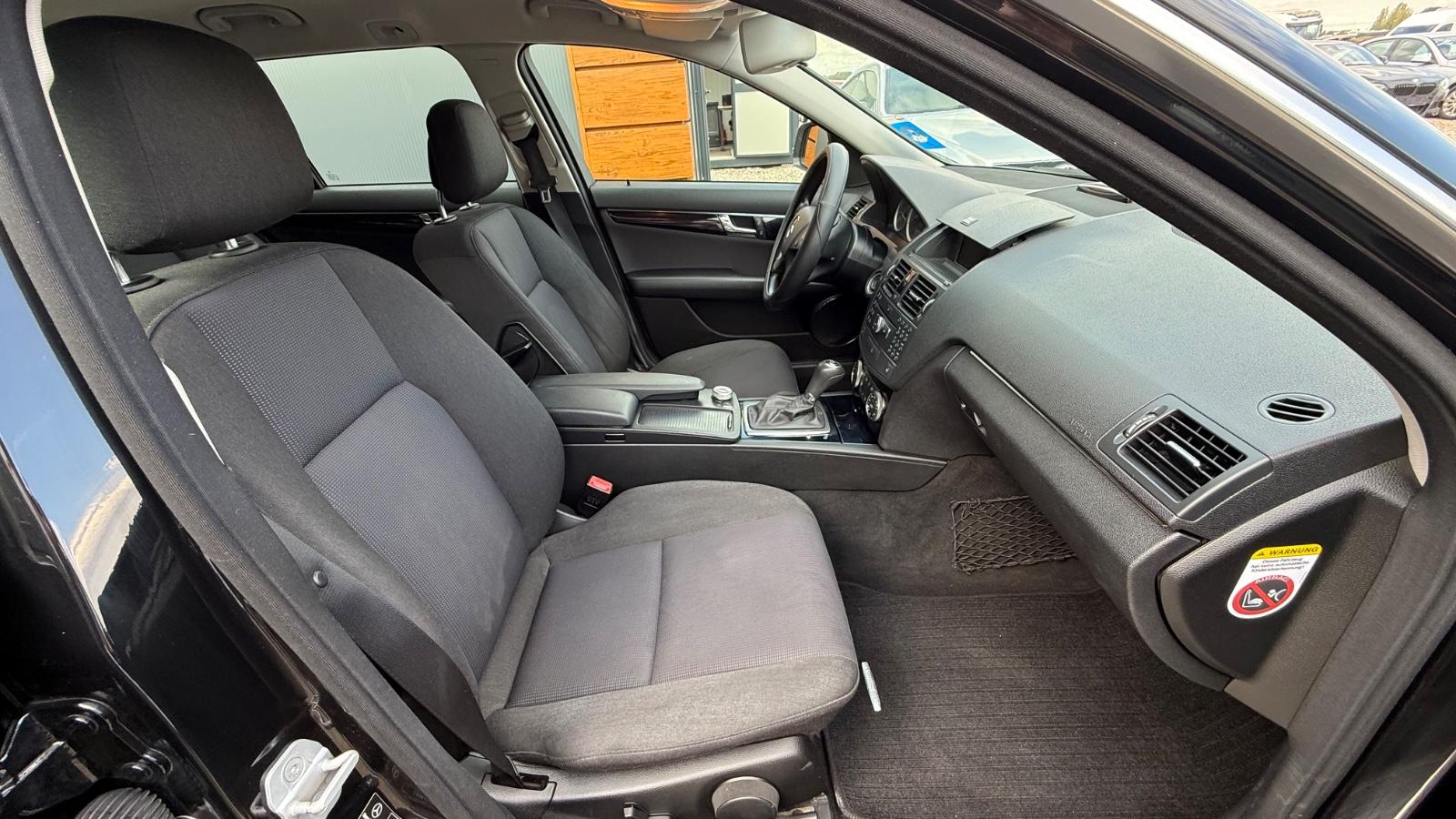 Mercedes-Benz C180 2008 — photo 11