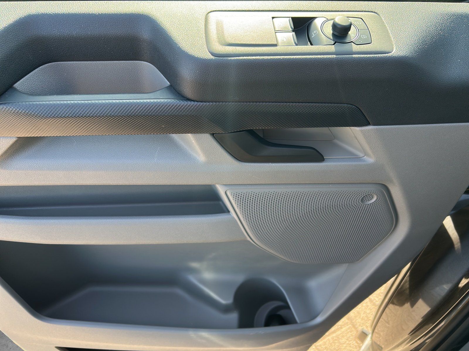 Fahrzeugabbildung Ford Transit Custom 2.0 EcoBlue L2 Trend AWD/PDC/AHK