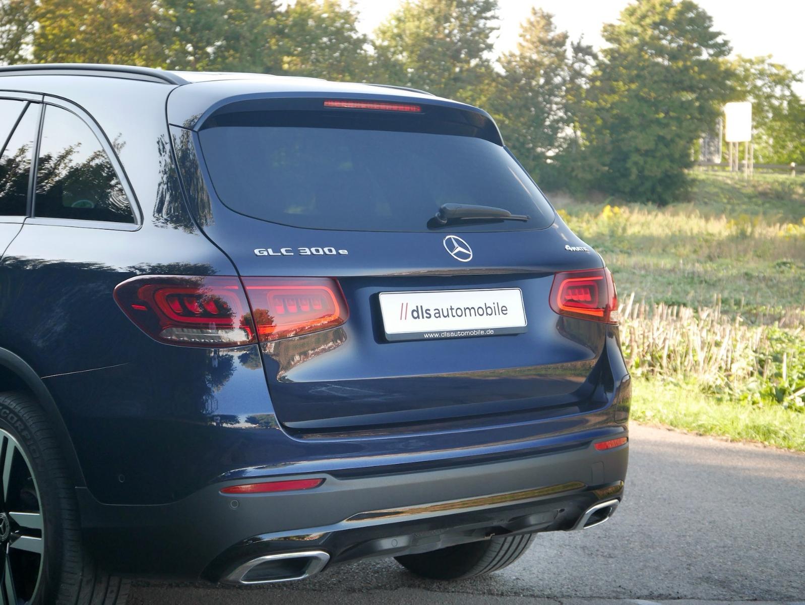 Mercedes-Benz GLC 300 e 4Matic Plug-In-Hybrid//AMG Line