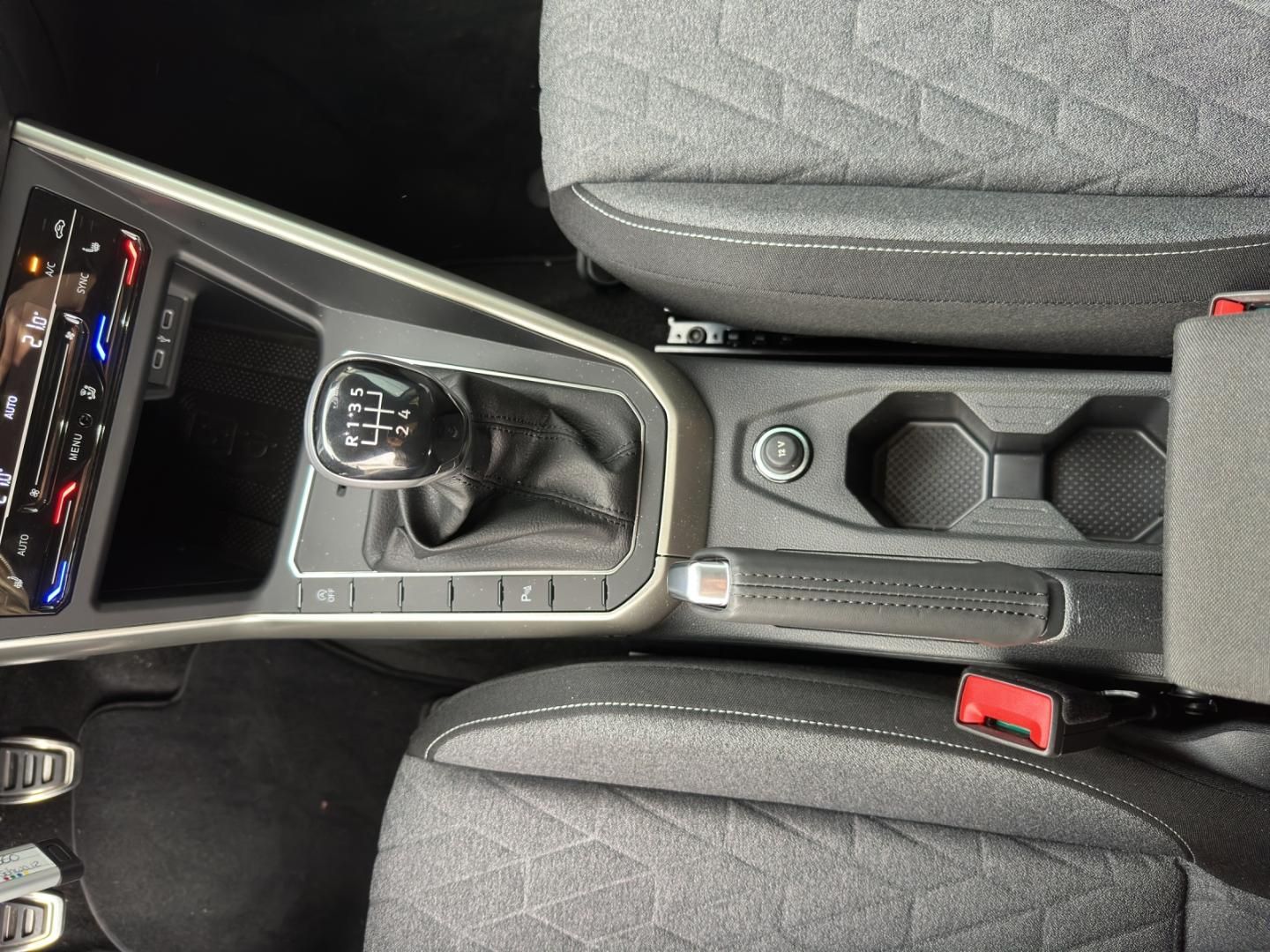 Fahrzeugabbildung Volkswagen Polo MOVE MOVE ,GJR,Navi,RFK,Klima.App-Connect ,