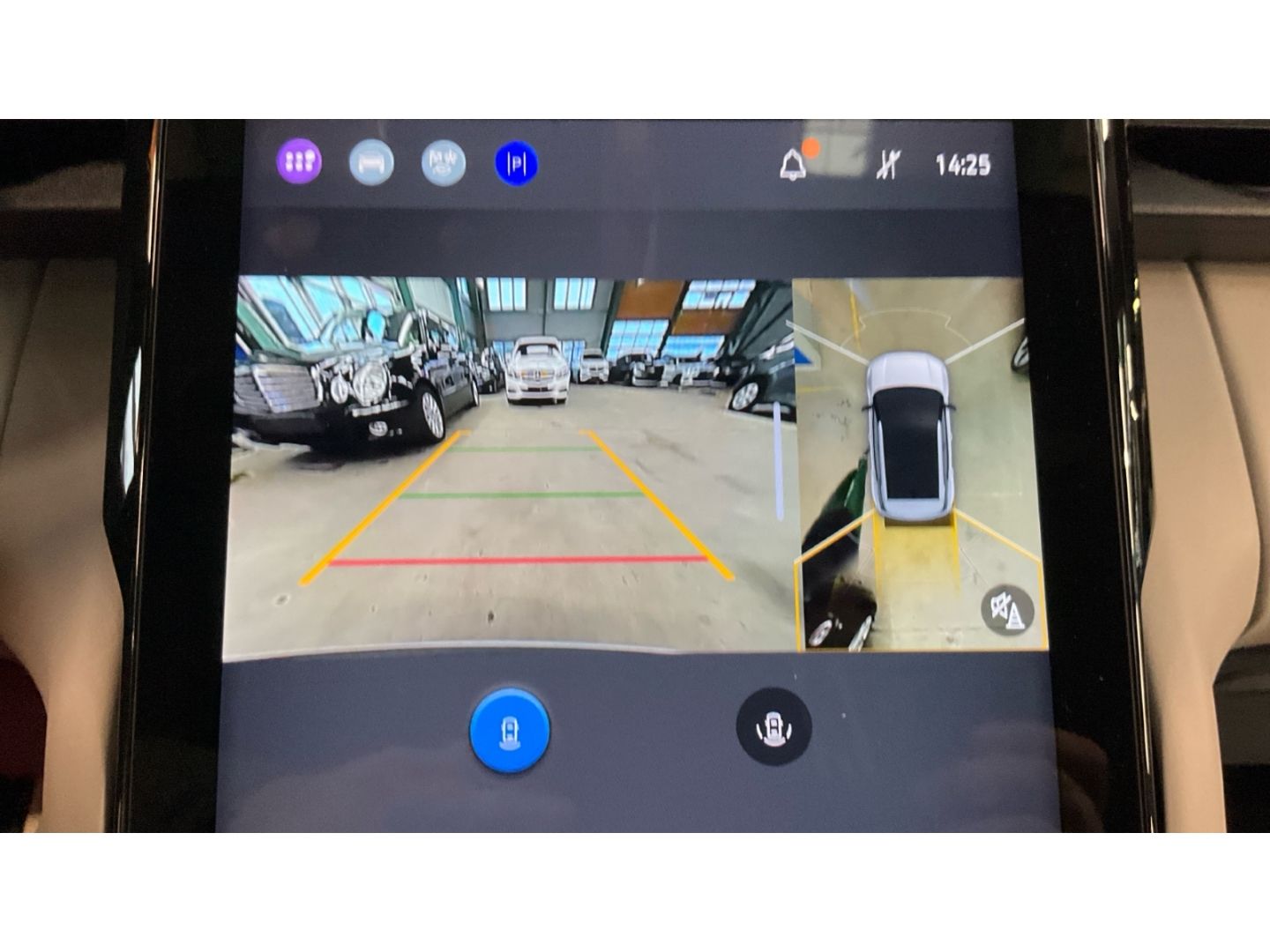 Fahrzeugabbildung Ford Explorer Premium AWD HUD Panorama Navi