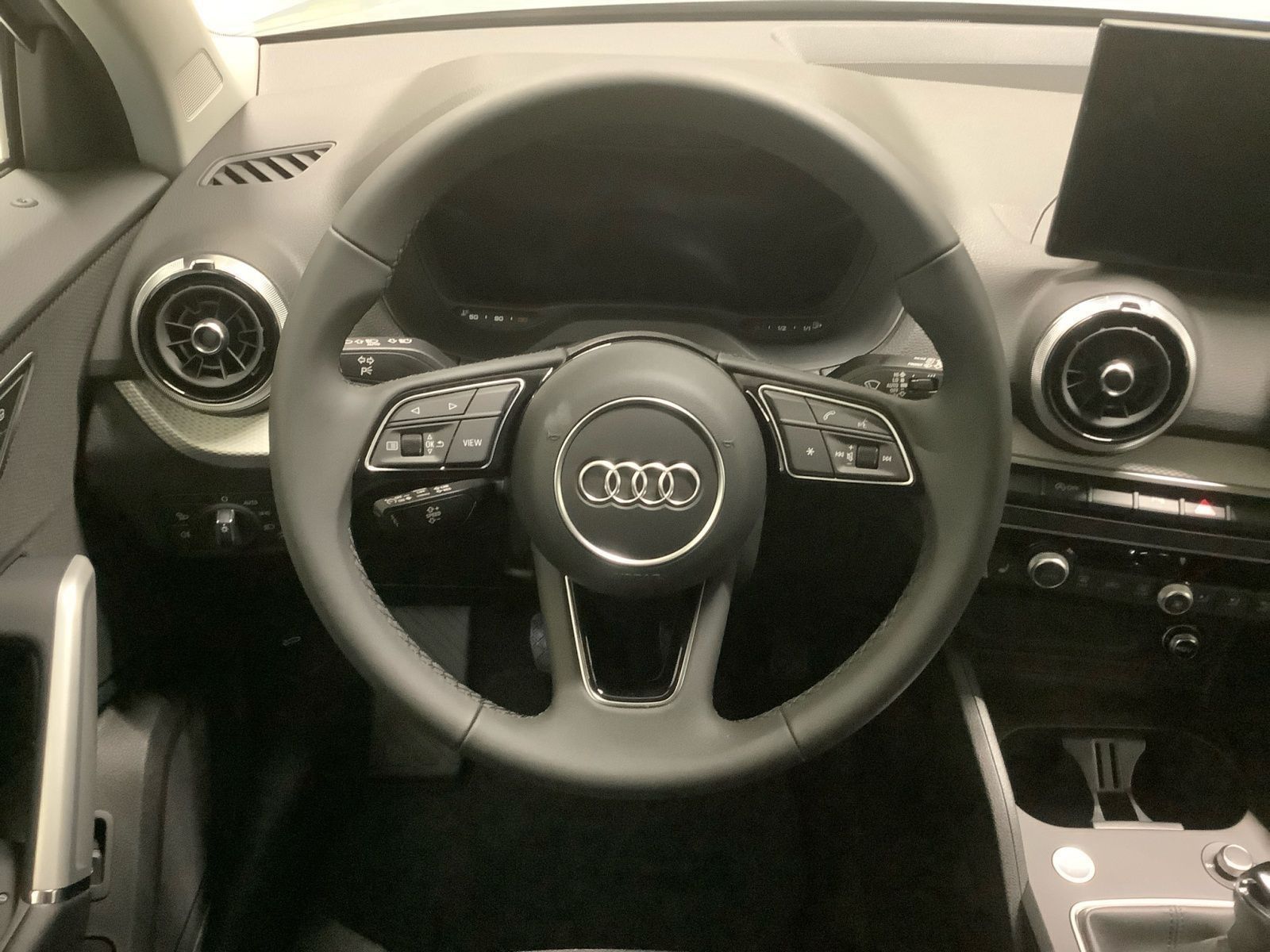Q2 S line 35 TFSI,Kamera,Navi,PDC Plus,Matrix LE