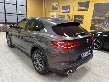 Alfa-Romeo Stelvio - 8