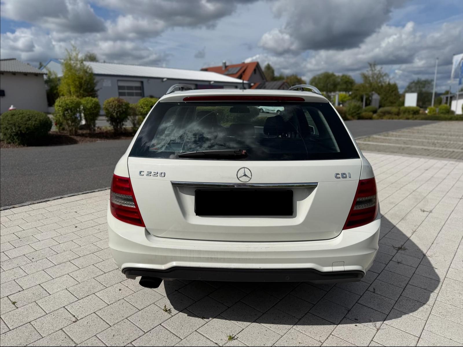 Mercedes-Benz C220 2012 — photo 7
