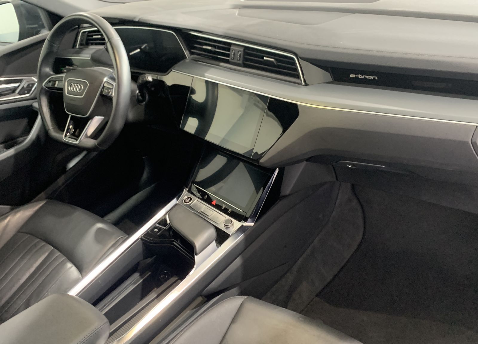 Fahrzeugabbildung Audi e-tron 55 Quattro*Leder*360°Cam*LED*SHZ*Navi*