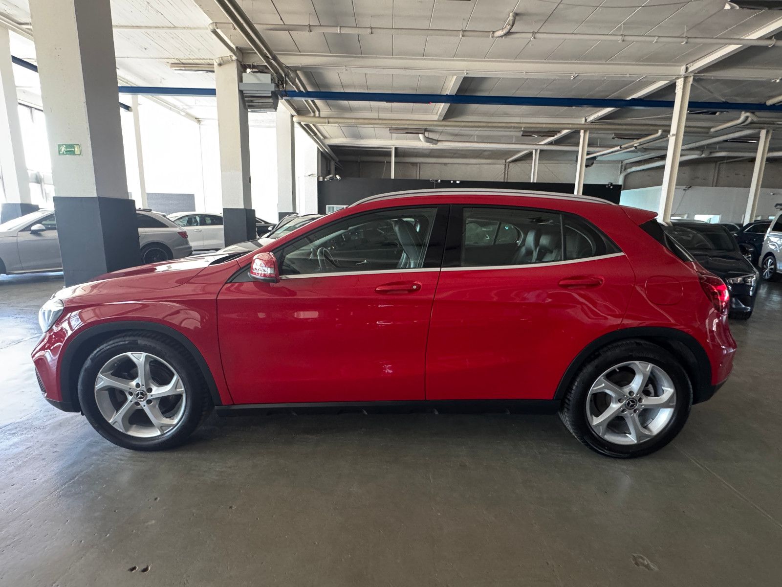 Fahrzeugabbildung Mercedes-Benz GLA 200 7G-DCT SPORTPAKET URBAN NAVI LED KAMERA