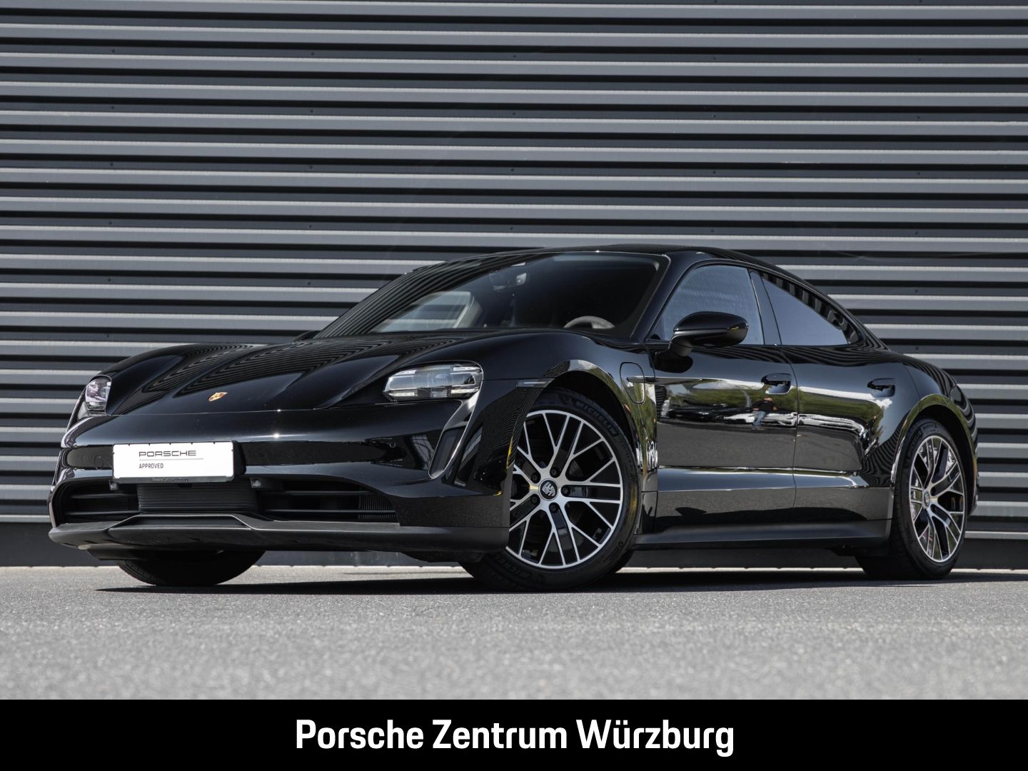 PORSCHE Taycan 20-Zoll Rückfahrkamera Performancebatt.