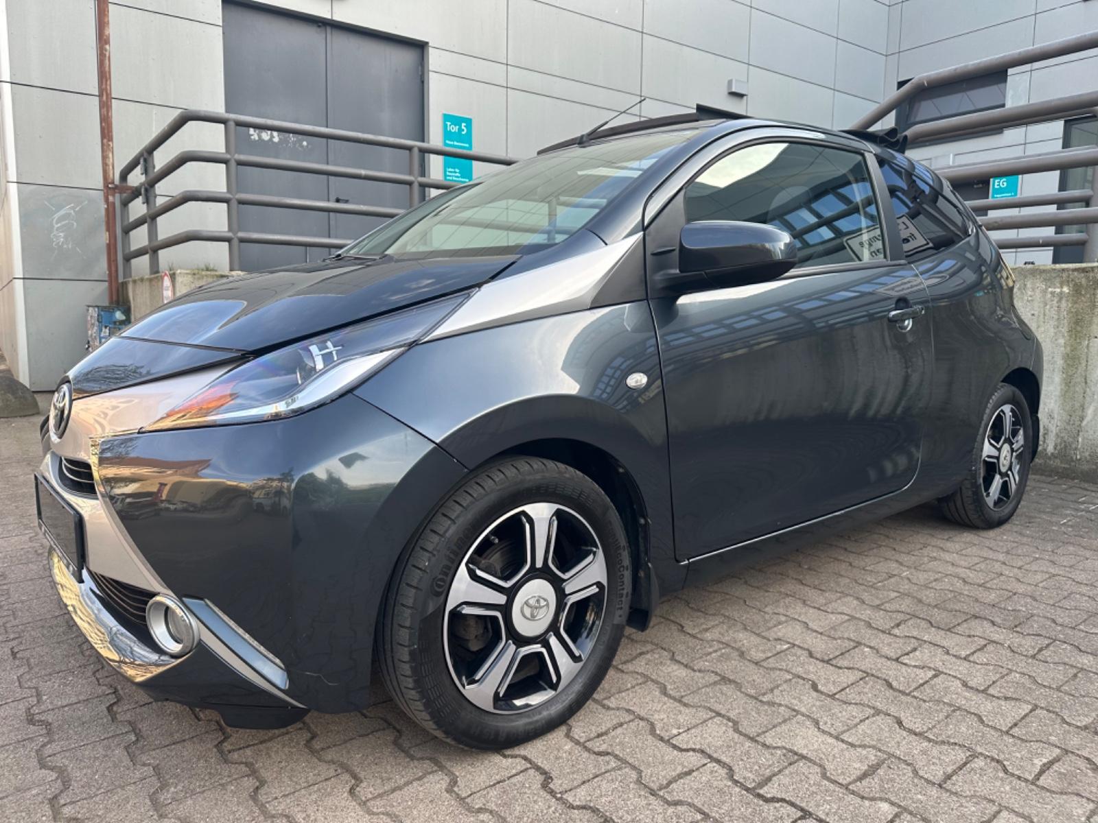 Toyota AYGO X-CLUSIV 1.0 AUTOM. FALTDACH NAV/LEDER/SPUR