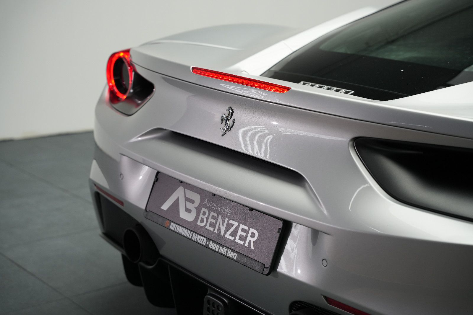 Fahrzeugabbildung Ferrari 488 GTB GTB Coupé DCT/SCUDERIA/KAMERA/