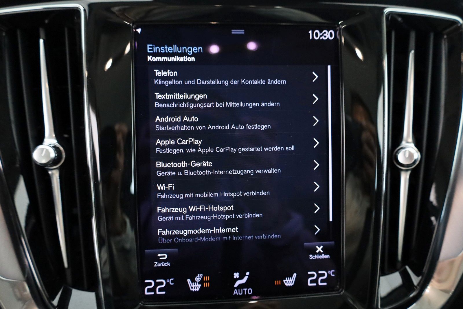 Fahrzeugabbildung Volvo V60 Kombi Momentum Pro Leder,Navi,LED,Kamera,App