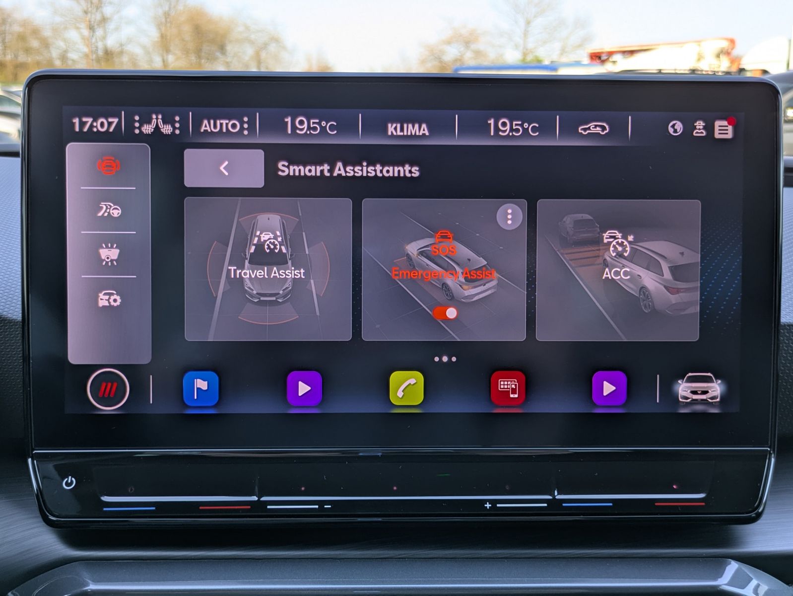 Fahrzeugabbildung CUPRA Leon 1.5 eTSI DSG MATRIX-LED*AHK*ACC*KAMERA*18"