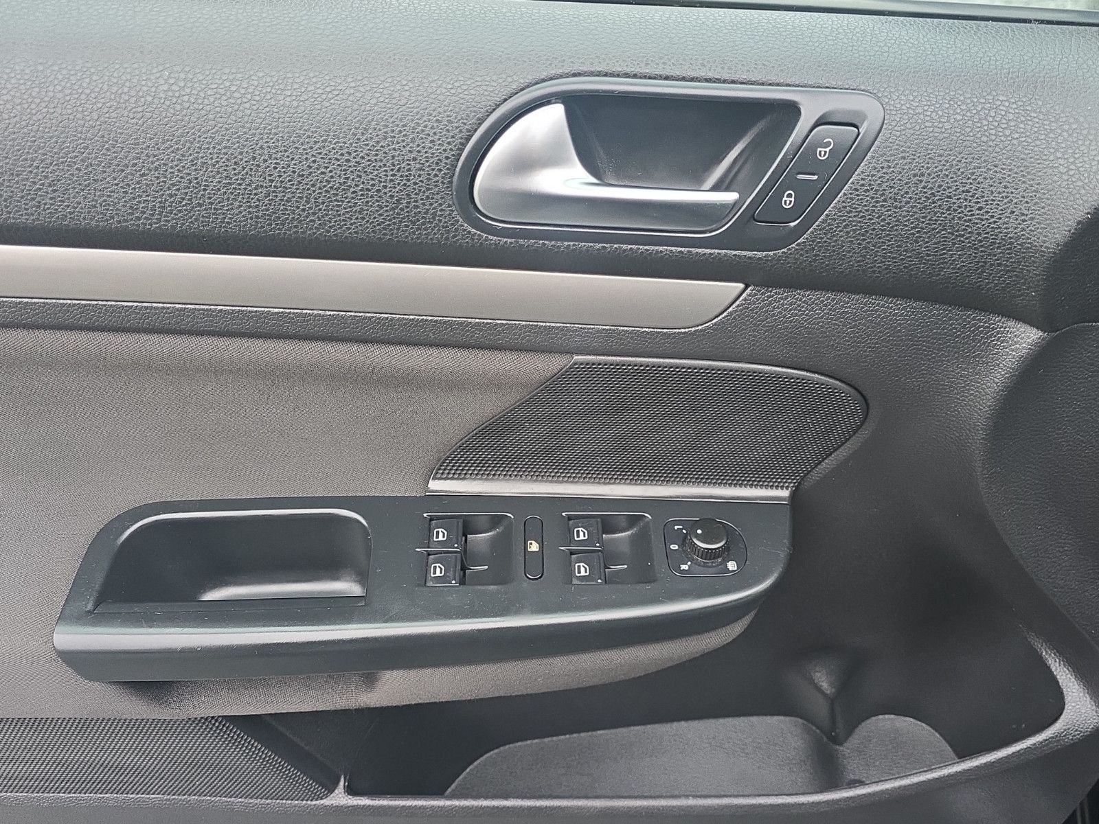 Fahrzeugabbildung Volkswagen Golf VI Variant Trendline INSPEKTION TÜV NEU