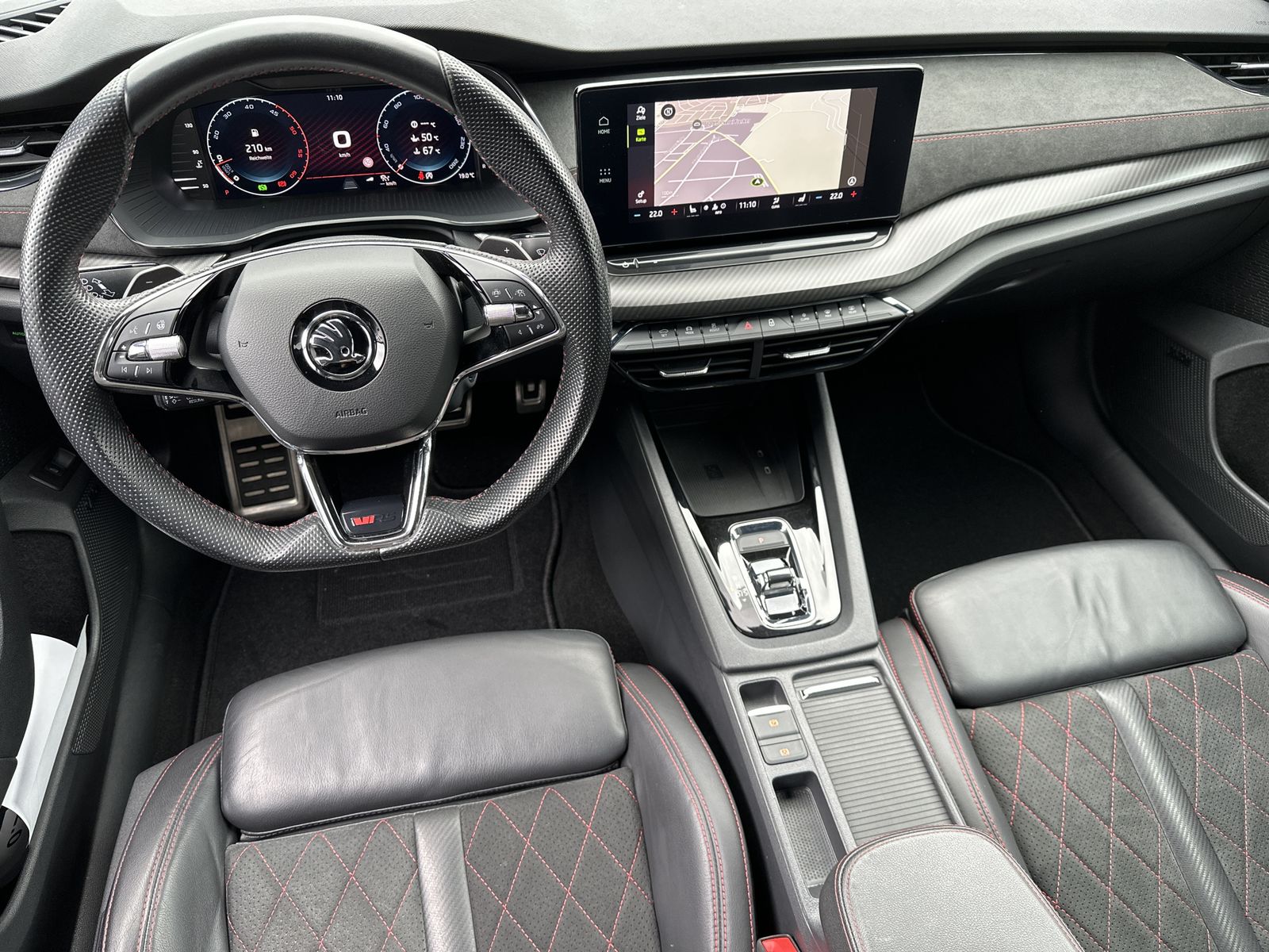 Fahrzeugabbildung SKODA Octavia Combi RS Plus NAV+LED+ACC+AHK+SHZ+CANTON