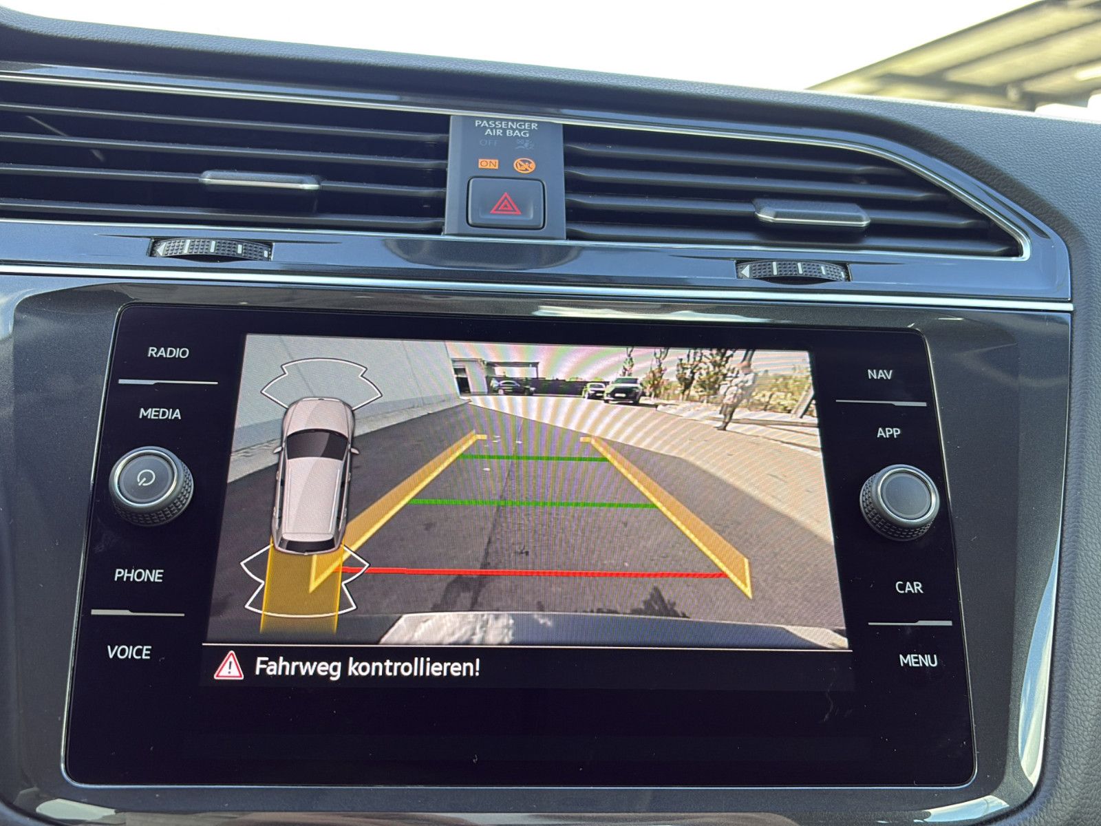 Volkswagen Tiguan Life eHybrid HUD*LED*Navi*Kamera*Cplay*17 foto 24
