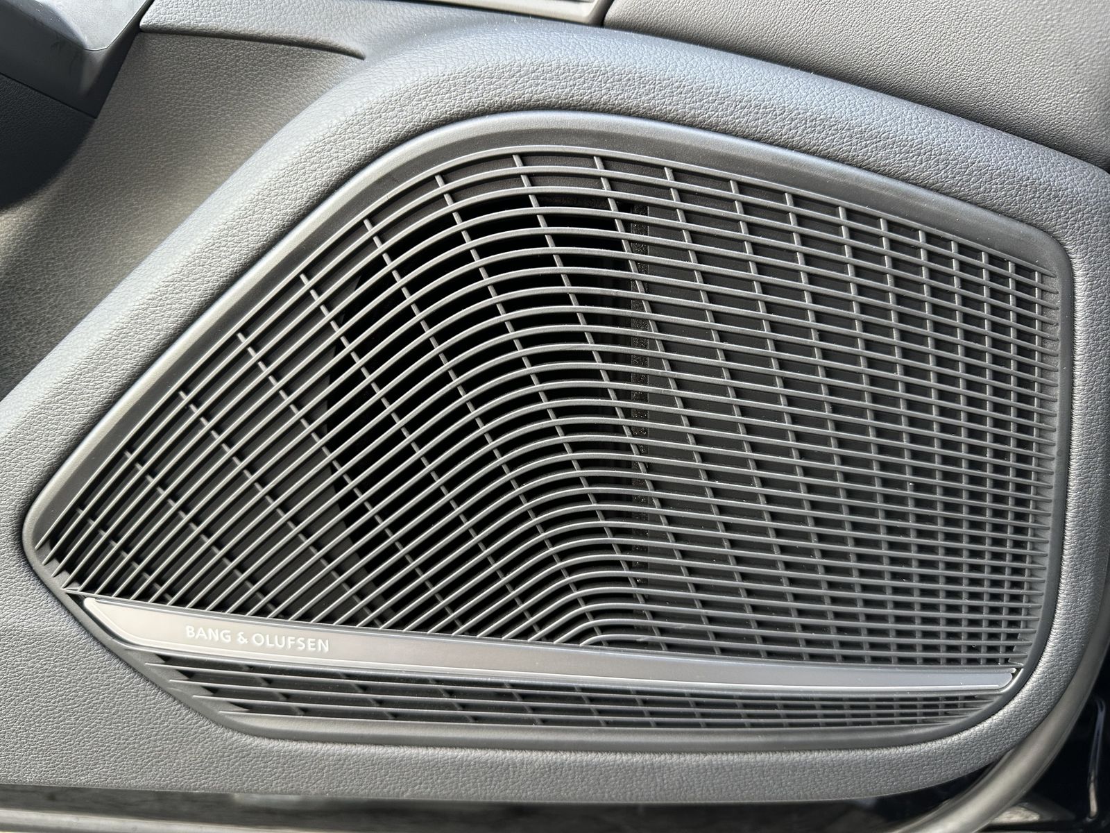 Fahrzeugabbildung Audi A5 SpB 40 TFSI S-Line NAV+MATRIX+AHK+PANO+B&O+VC