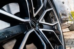 AUDI Q7 TDI / S LINE/ 22"/ ADVANCED/ PANO/ 7 SITZE AUDI Q7 TDI / S LINE/ 22"/ ADVANCED/ PANO/ 7 SITZE