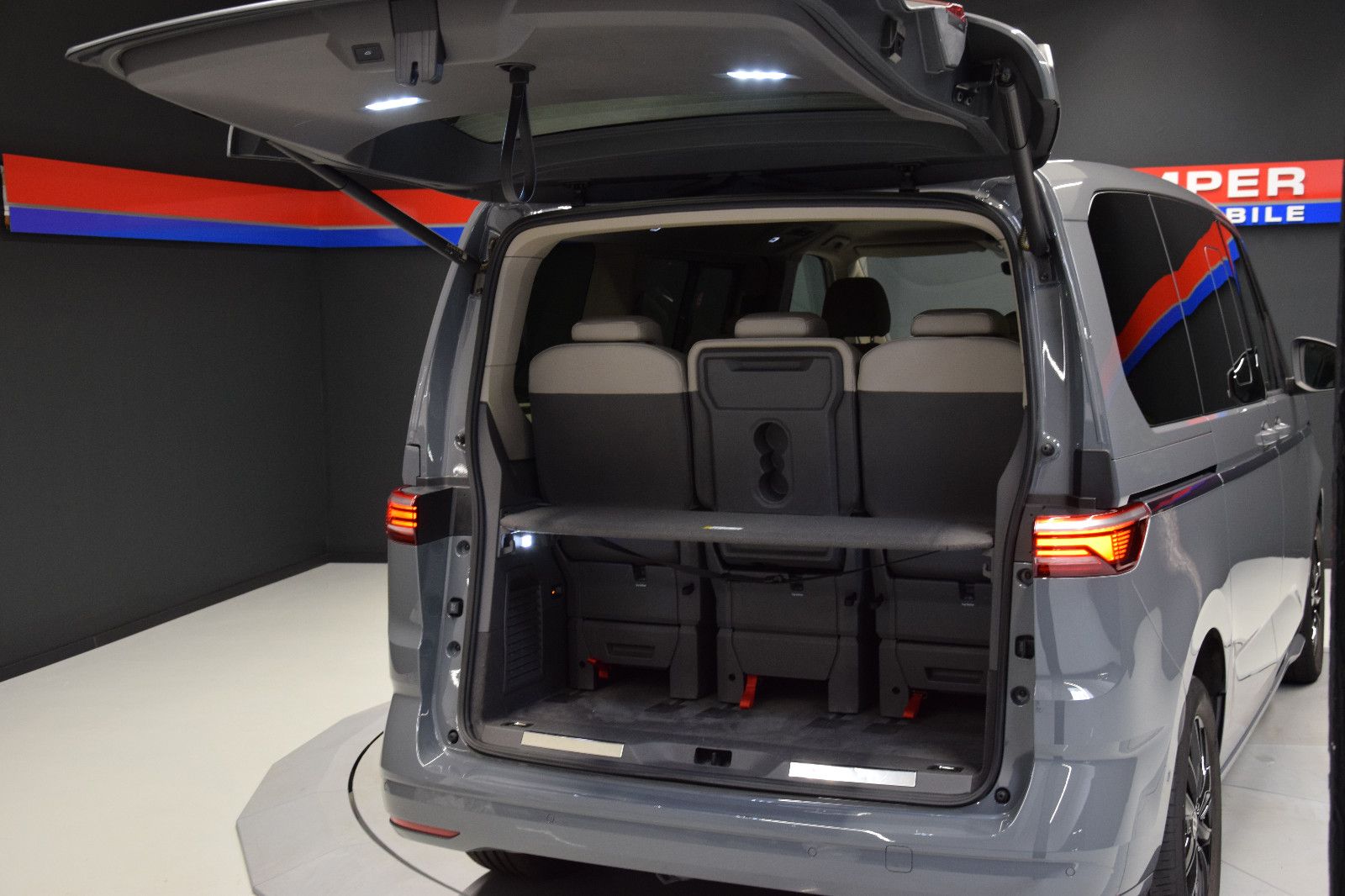 Fahrzeugabbildung Volkswagen T7 Multivan Style Easy Open ACC AHK Kamera 7-Stz