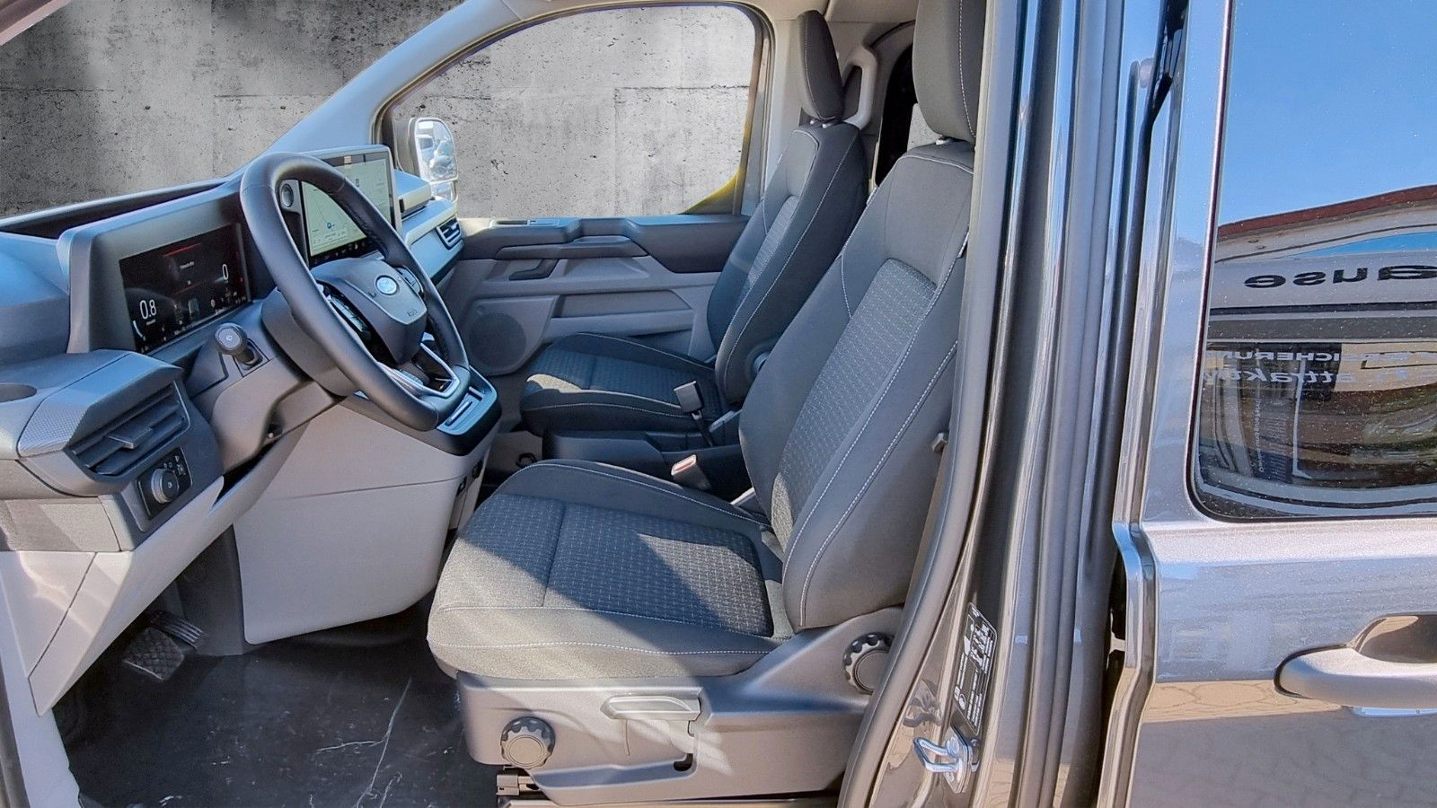 Fahrzeugabbildung Ford Transit Custom Kombi 320 L1 FWD Trend