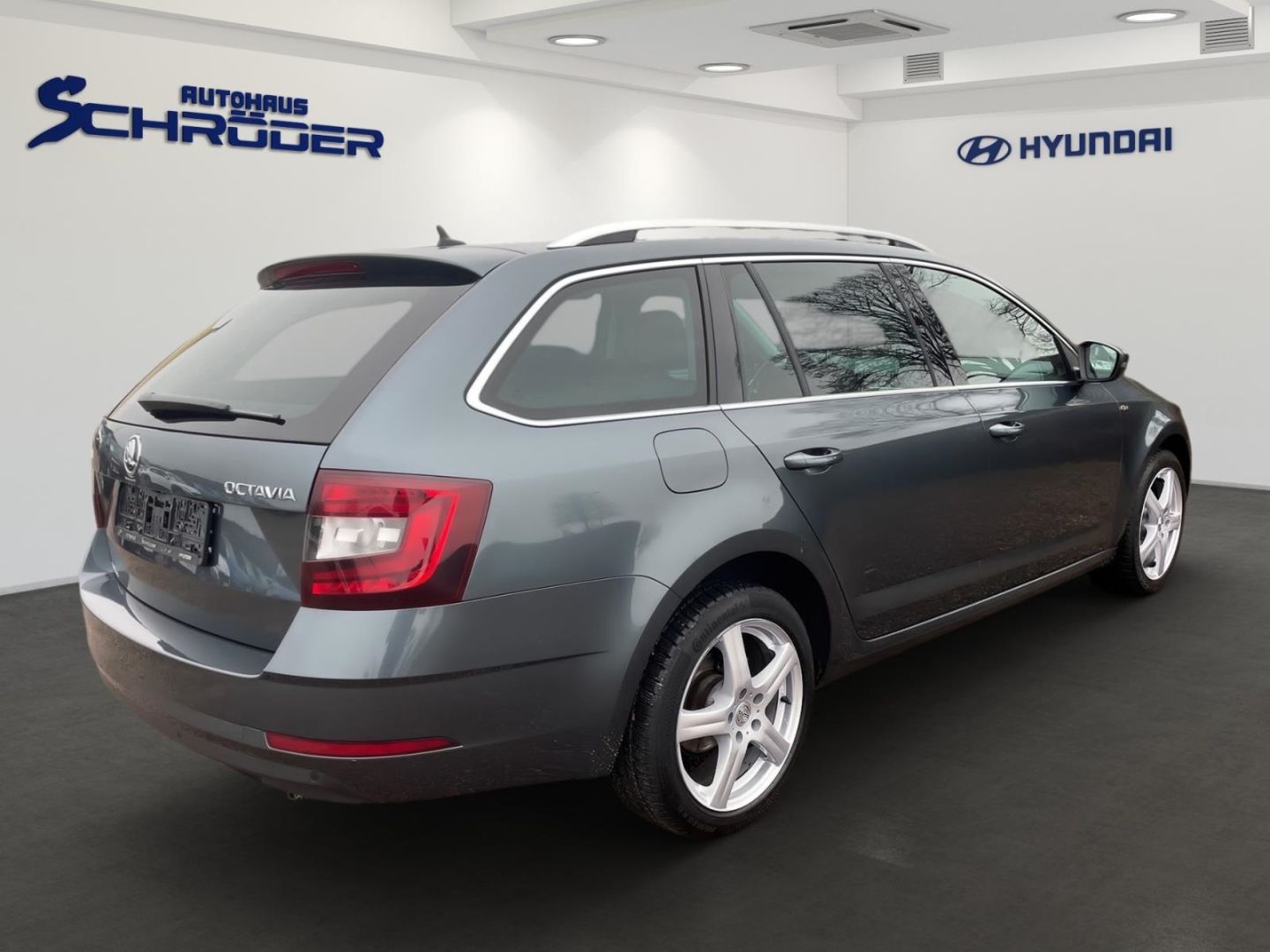 Fahrzeugabbildung SKODA Octavia 1.5 Combi Soleil Standheizung Panorama