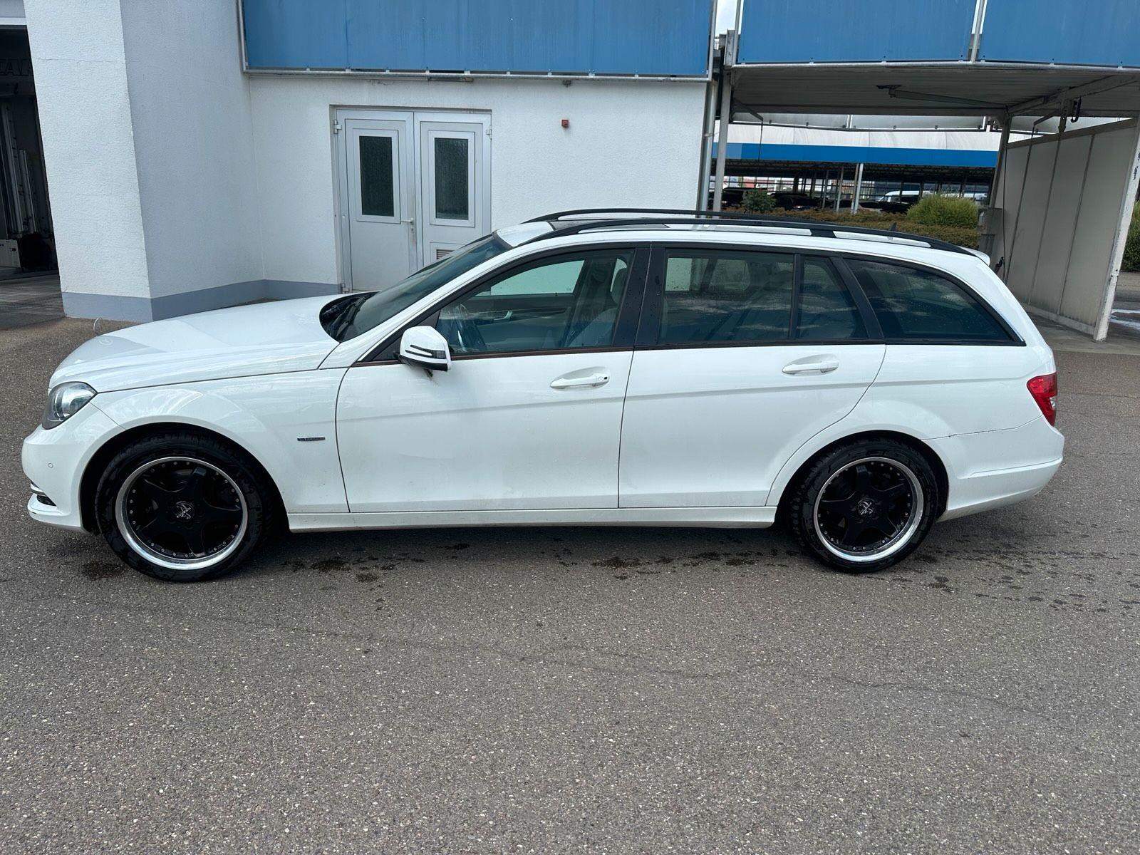Mercedes-Benz C200, 2012