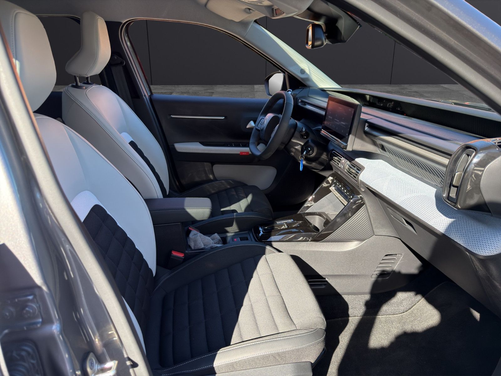 Fahrzeugabbildung Citroën C3 Aircross  Hybrid 145 MAX/Navi/Head Up/Tempo