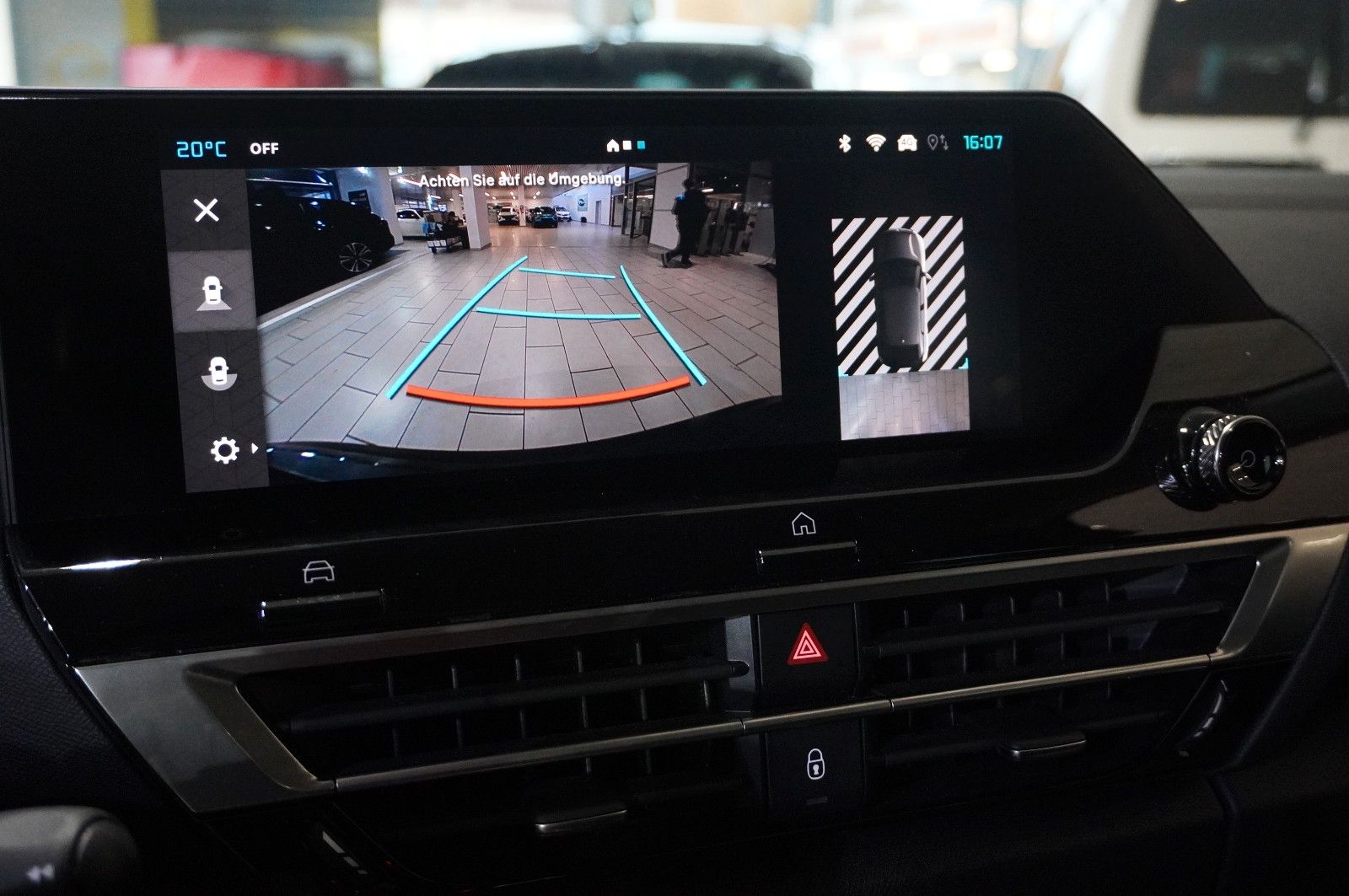 Fahrzeugabbildung Citroën C4 Lim. 1.2T PLUS NAVI/LED/KAMERA/SPORT /VIR/DAB