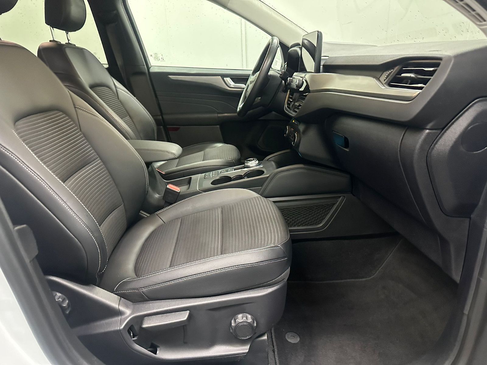 Fahrzeugabbildung Ford Kuga 1,5 EcoBlue Titanium X AUTOMATIC*AHK*KAMERA