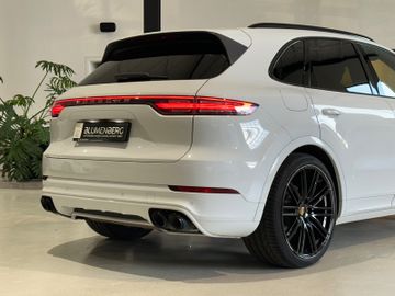 Porsche Cayenne - 7